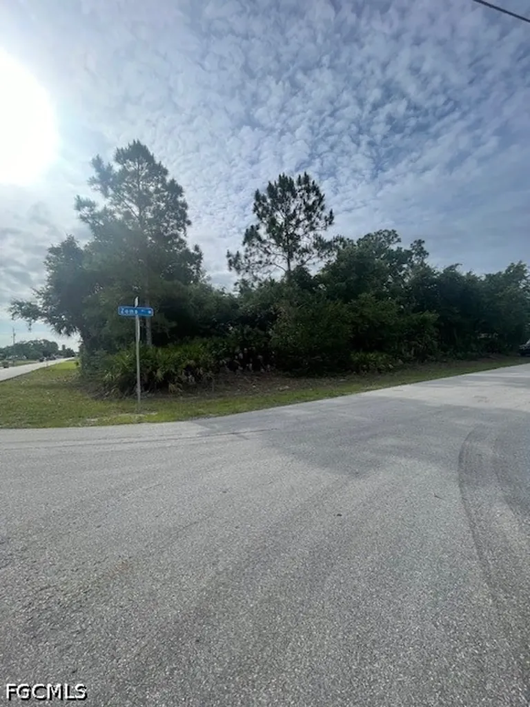 806 Zona Avenue N Lehigh Acres FL 33971
