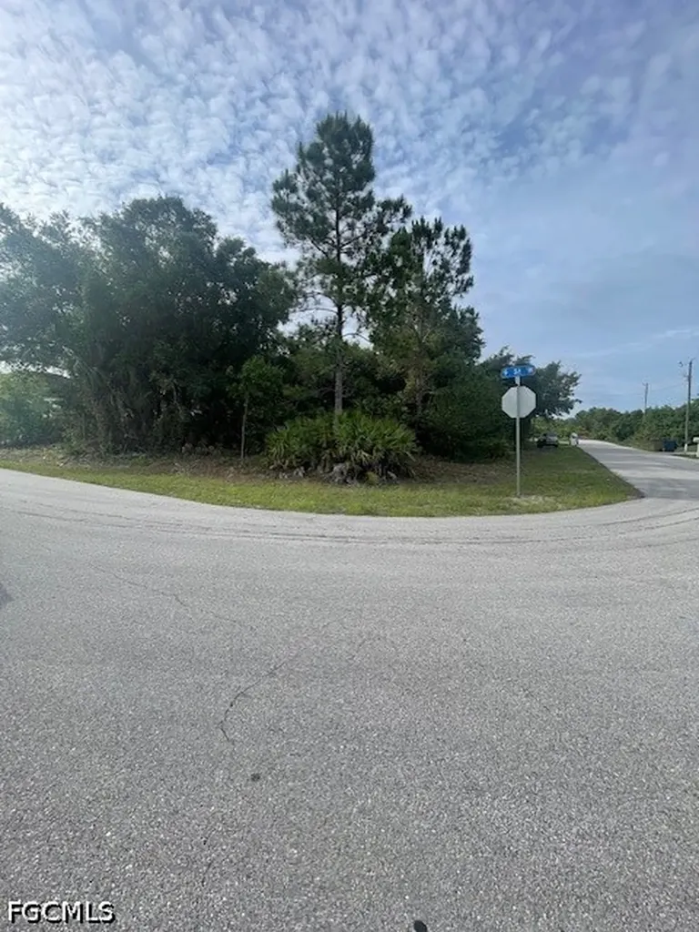 806 Zona Avenue N Lehigh Acres FL 33971