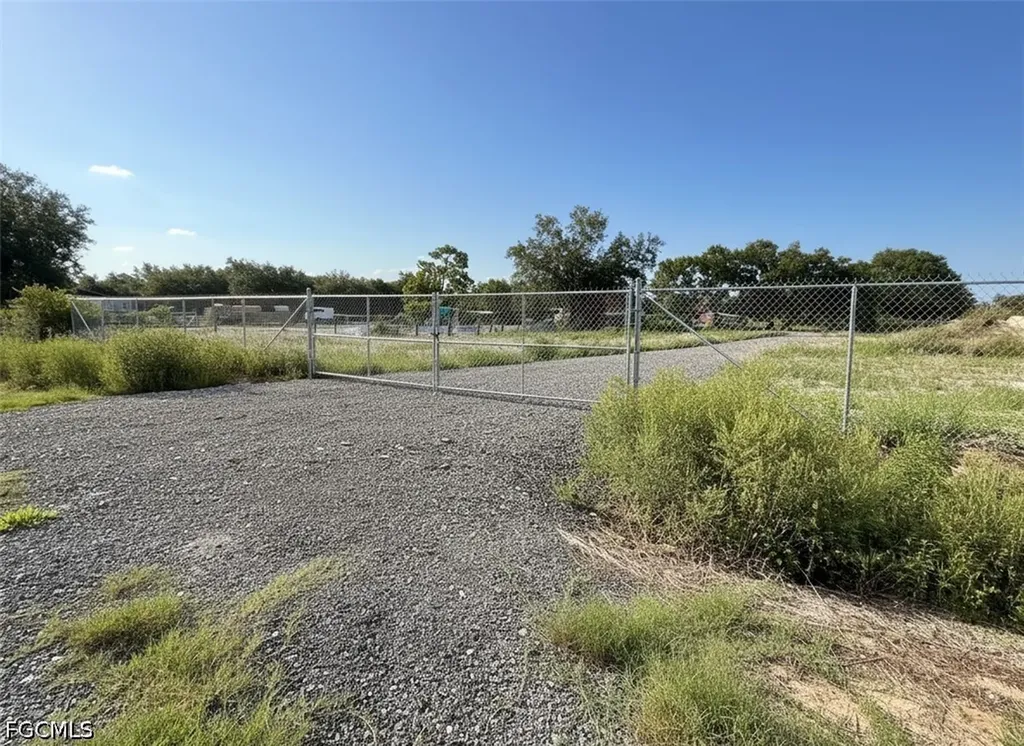 575 S Jinete Street Clewiston FL 33440