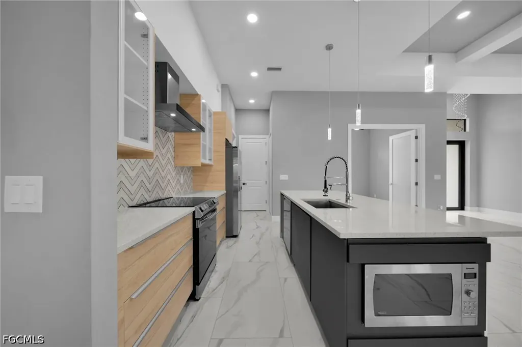 1201 SW 8th Place Cape Coral FL 33991