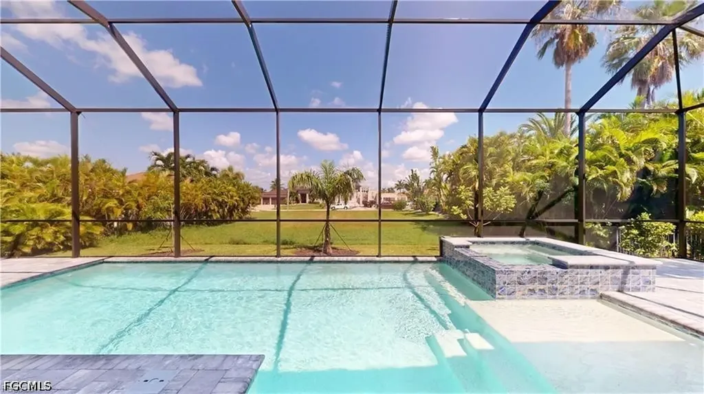 2809 Cape Coral Parkway W Cape Coral FL 33914