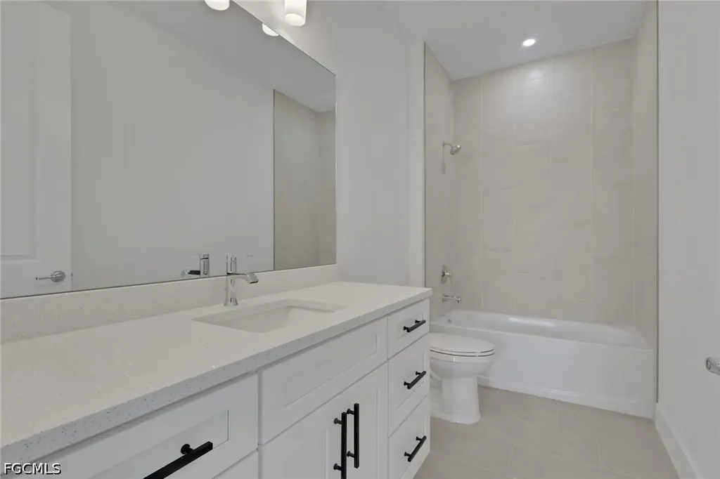 1920 NE 42nd Terrace Cape Coral FL 33909