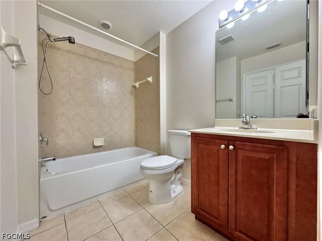 4263 Liron Avenue Fort Myers FL 33916