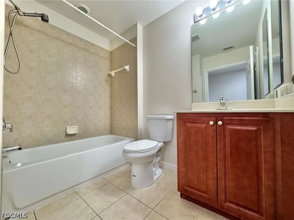 4263 Liron Avenue Fort Myers FL 33916