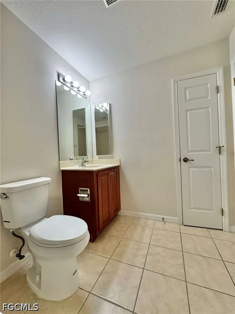 4263 Liron Avenue Fort Myers FL 33916