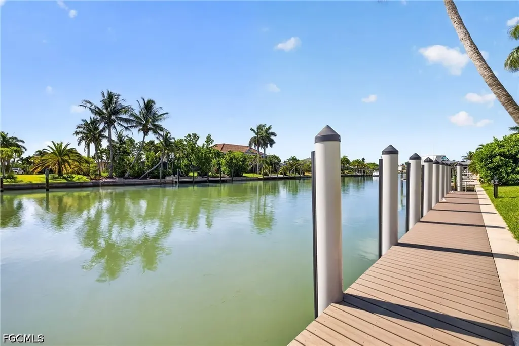 1250 Tennisplace Court Sanibel FL 33957