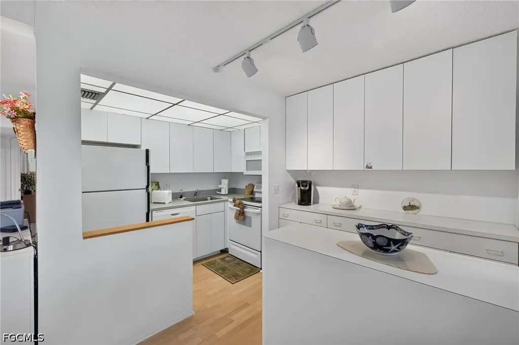 1250 Tennisplace Court Sanibel FL 33957