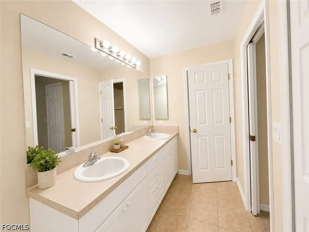 4141 NE 19th Place Cape Coral FL 33909