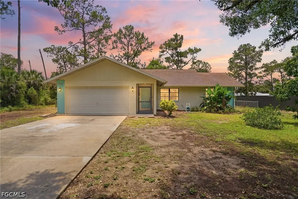 315 Roosevelt Avenue Lehigh Acres FL 33936