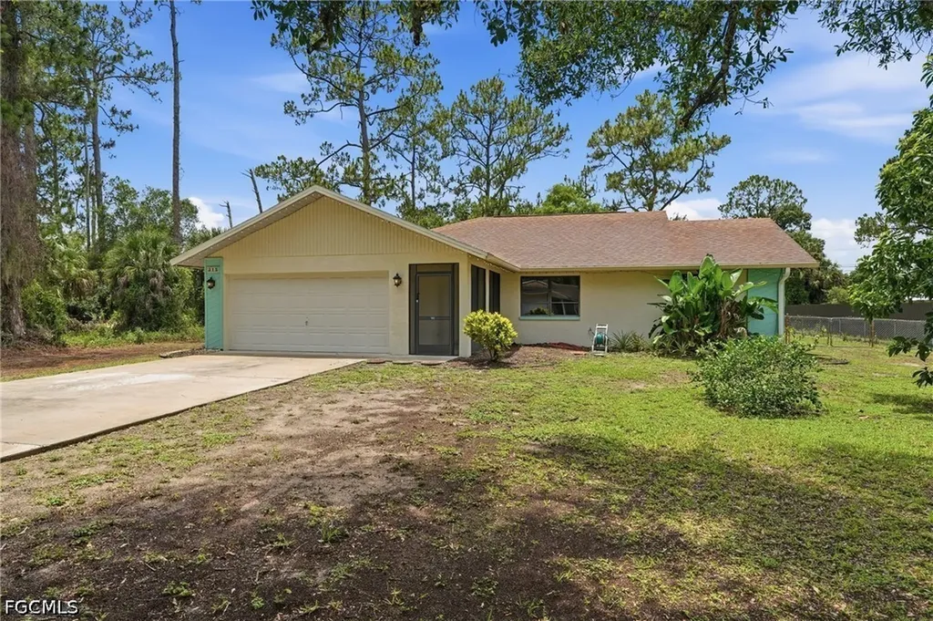 315 Roosevelt Avenue Lehigh Acres FL 33936