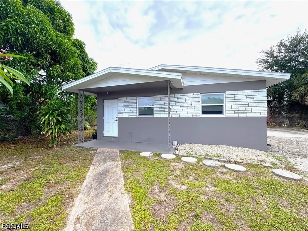 1759 Aquarius Court Fort Myers FL 33916