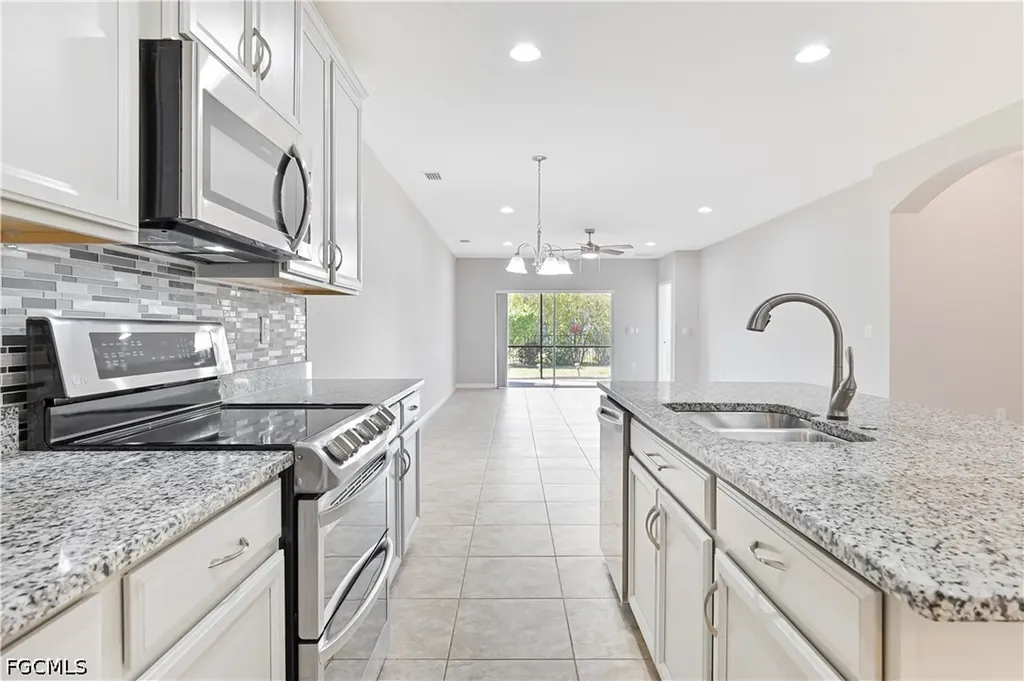 4365 Dutchess Park Road Fort Myers FL 33916