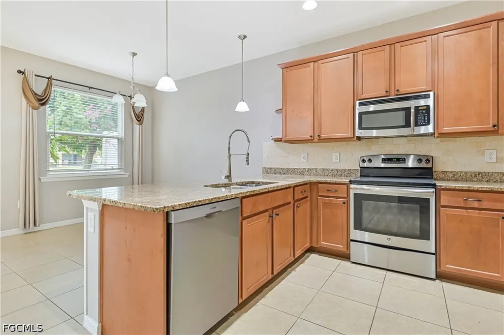 3755 Tilbor Circle Fort Myers FL 33916