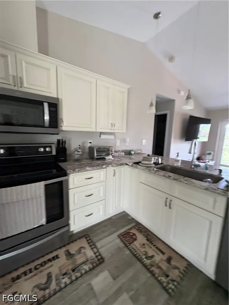 2872 Secretariat Drive Labelle FL 33935