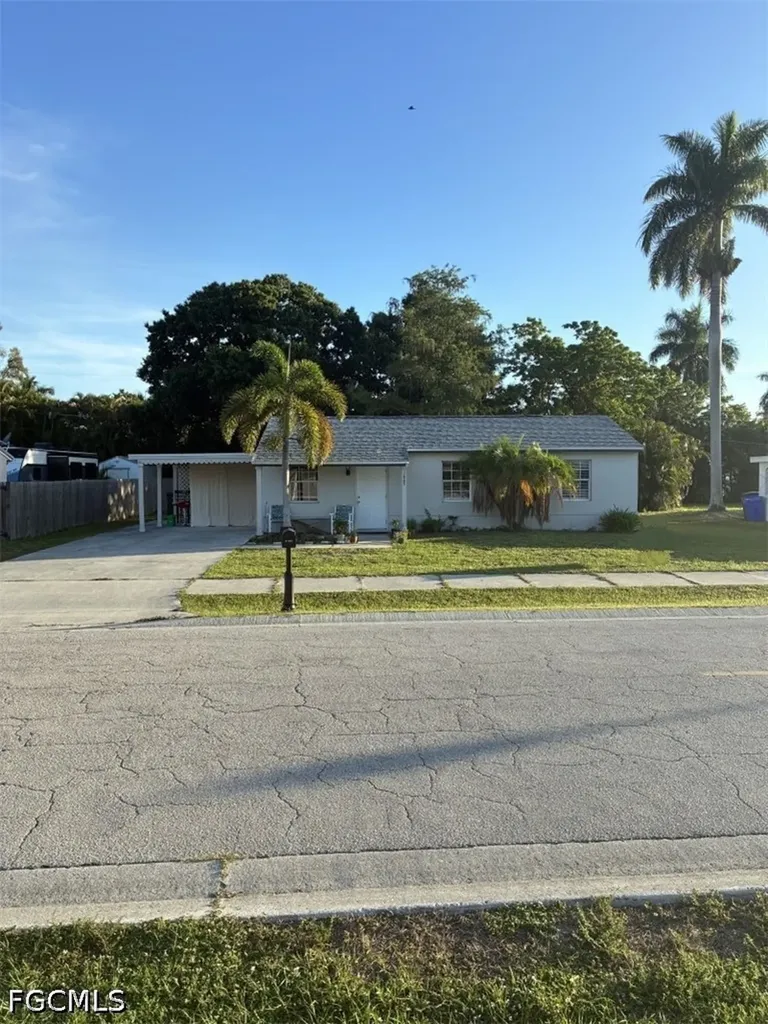 1665 Moreno Avenue Fort Myers FL 33901