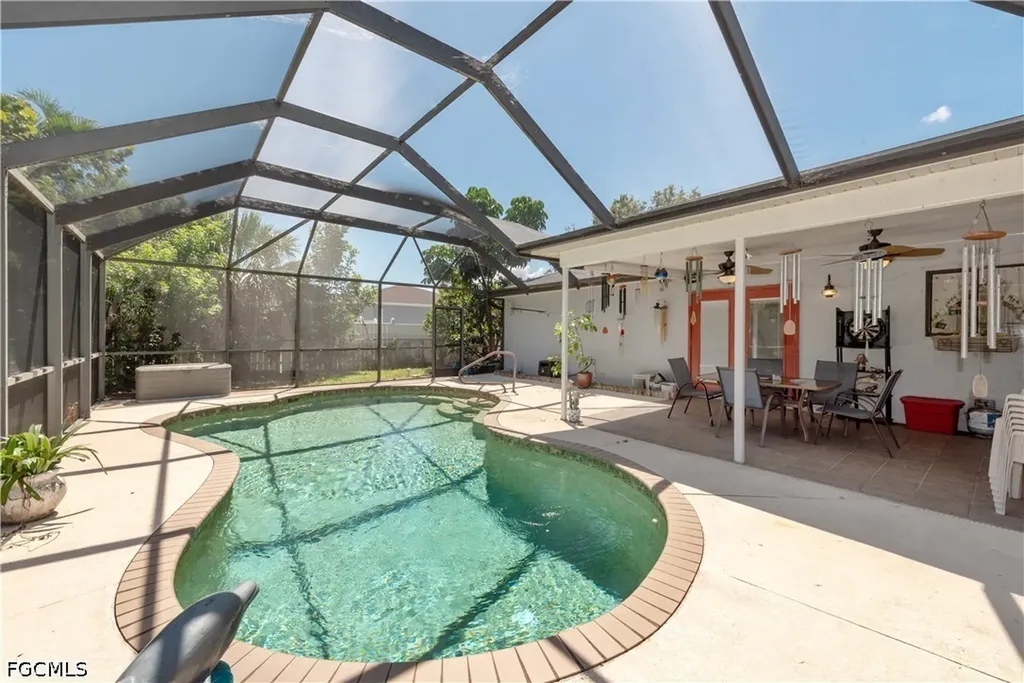 171 SE 4th Street Cape Coral FL 33990