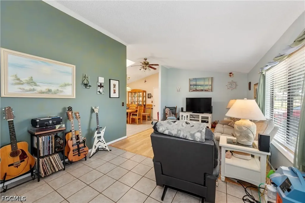 171 SE 4th Street Cape Coral FL 33990