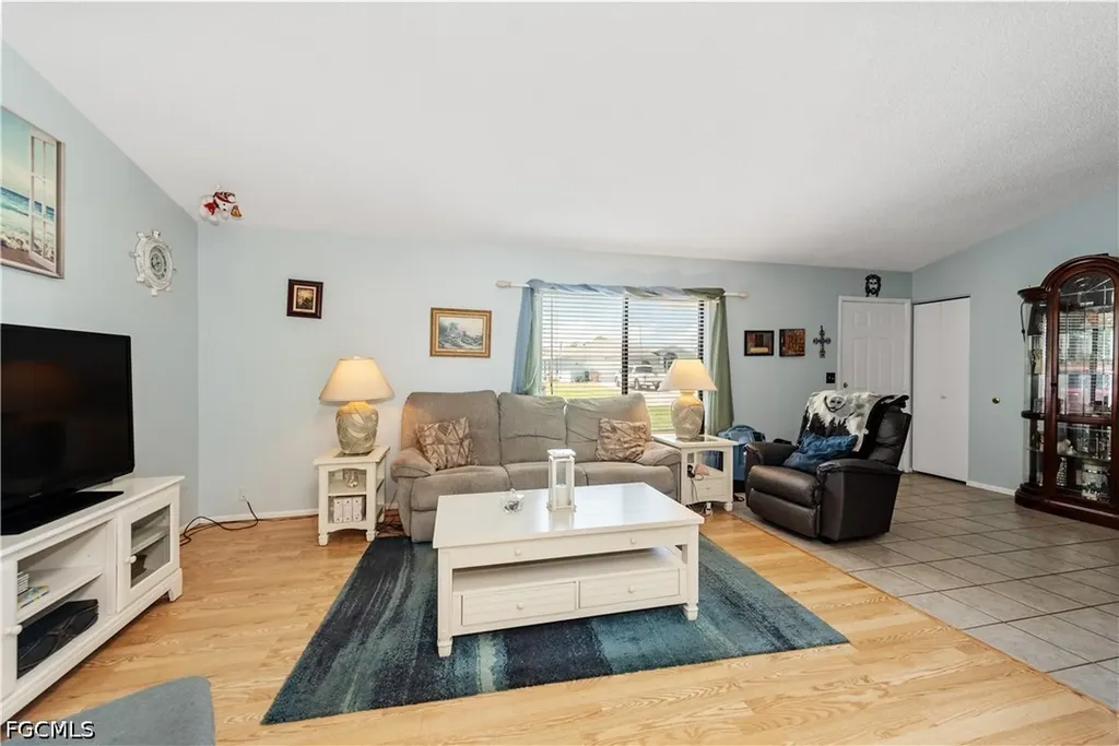 171 SE 4th Street Cape Coral FL 33990
