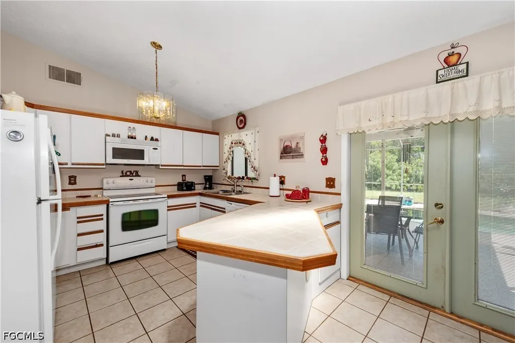 171 SE 4th Street Cape Coral FL 33990