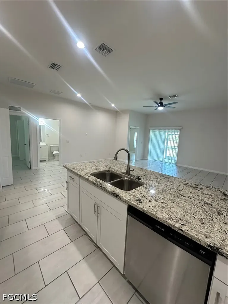 3305 SW 15th Place Cape Coral FL 33914