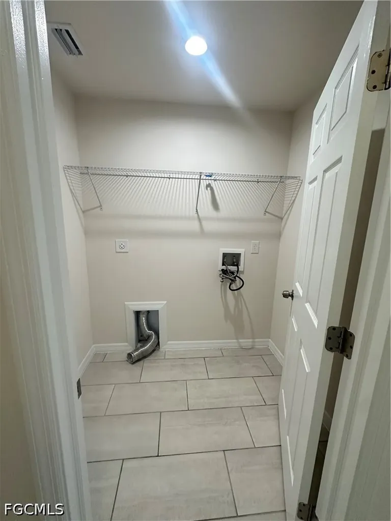 3305 SW 15th Place Cape Coral FL 33914