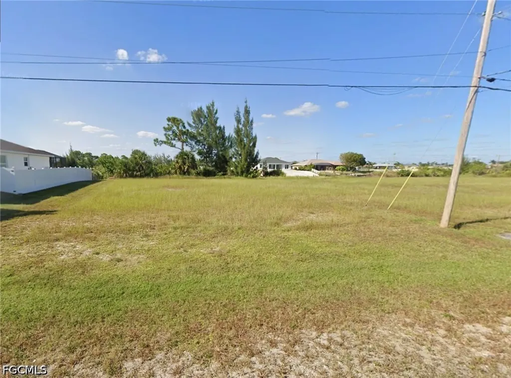 1007 NE 37th Terrace Cape Coral FL 33909
