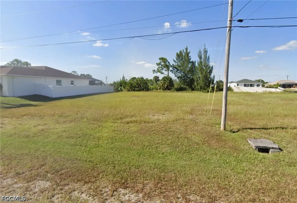 1007 NE 37th Terrace Cape Coral FL 33909