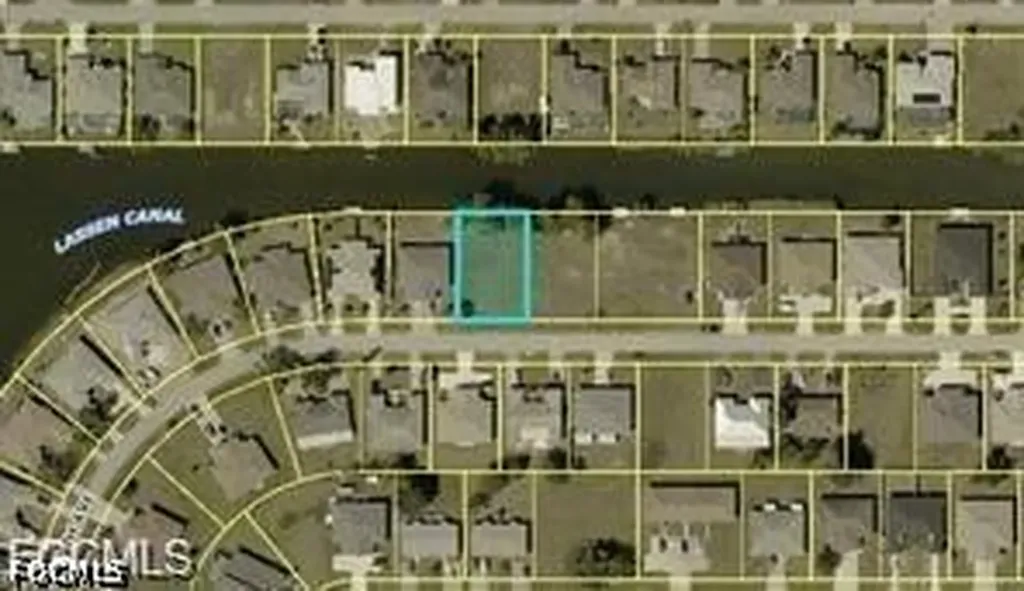 527 SE 4th Terrace Cape Coral FL 33990