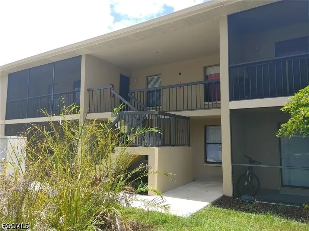 Fort Myers FL, 5311 Summerlin Road, Unit 1109