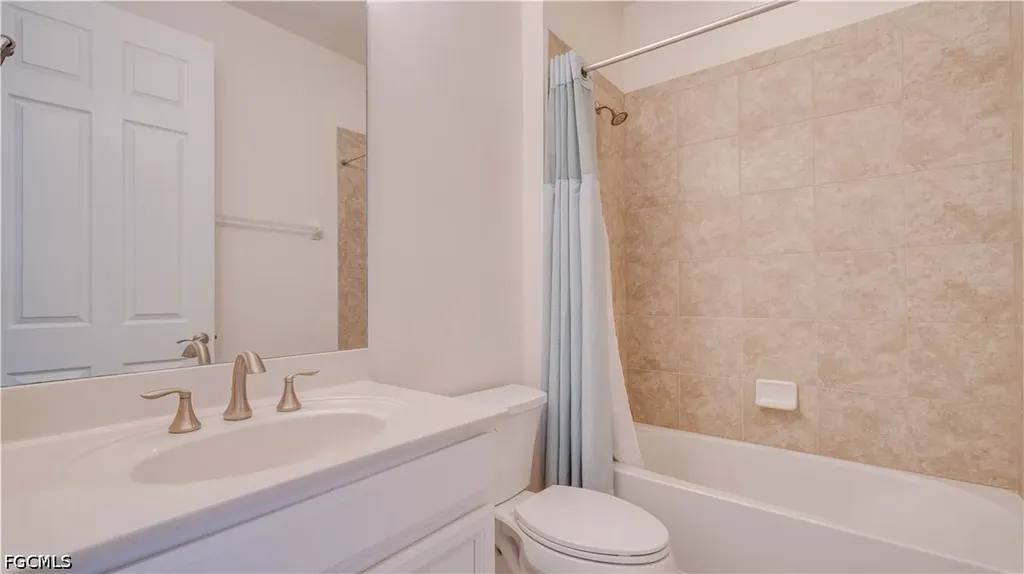 3036 Sunset Pointe Circle Cape Coral FL 33914