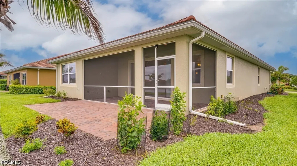 3036 Sunset Pointe Circle Cape Coral FL 33914