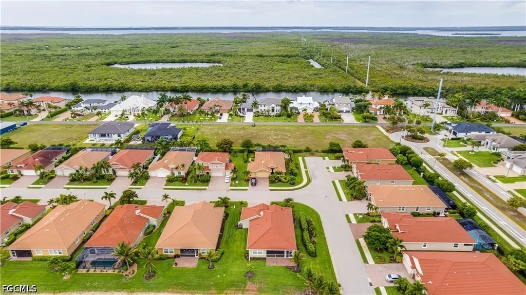 3036 Sunset Pointe Circle Cape Coral FL 33914