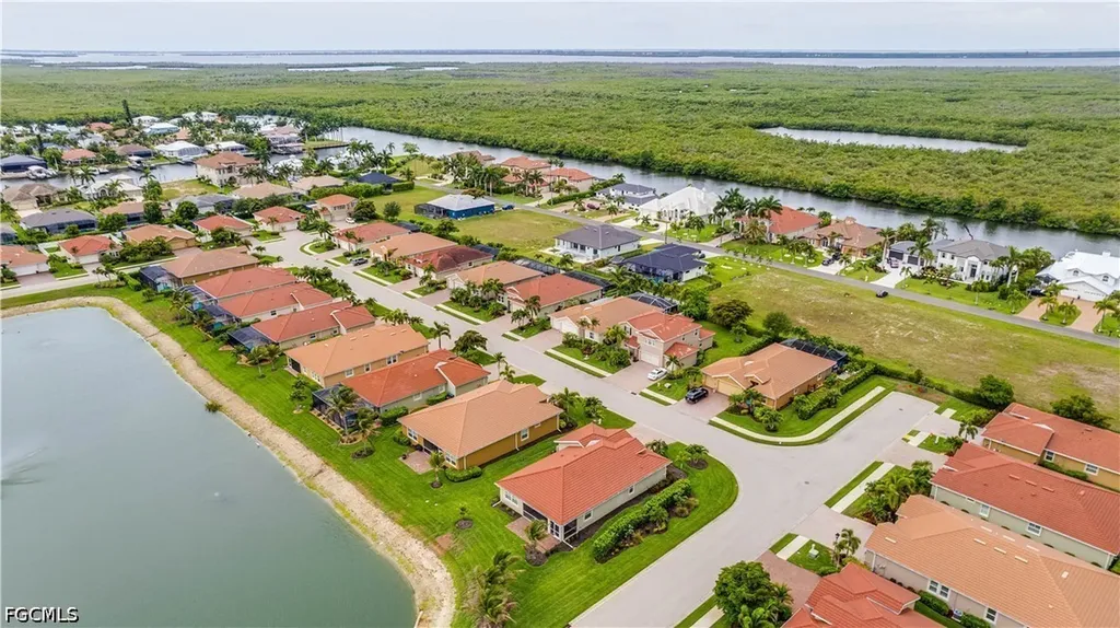 3036 Sunset Pointe Circle Cape Coral FL 33914