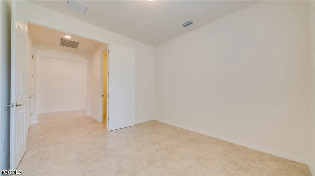 3036 Sunset Pointe Circle Cape Coral FL 33914