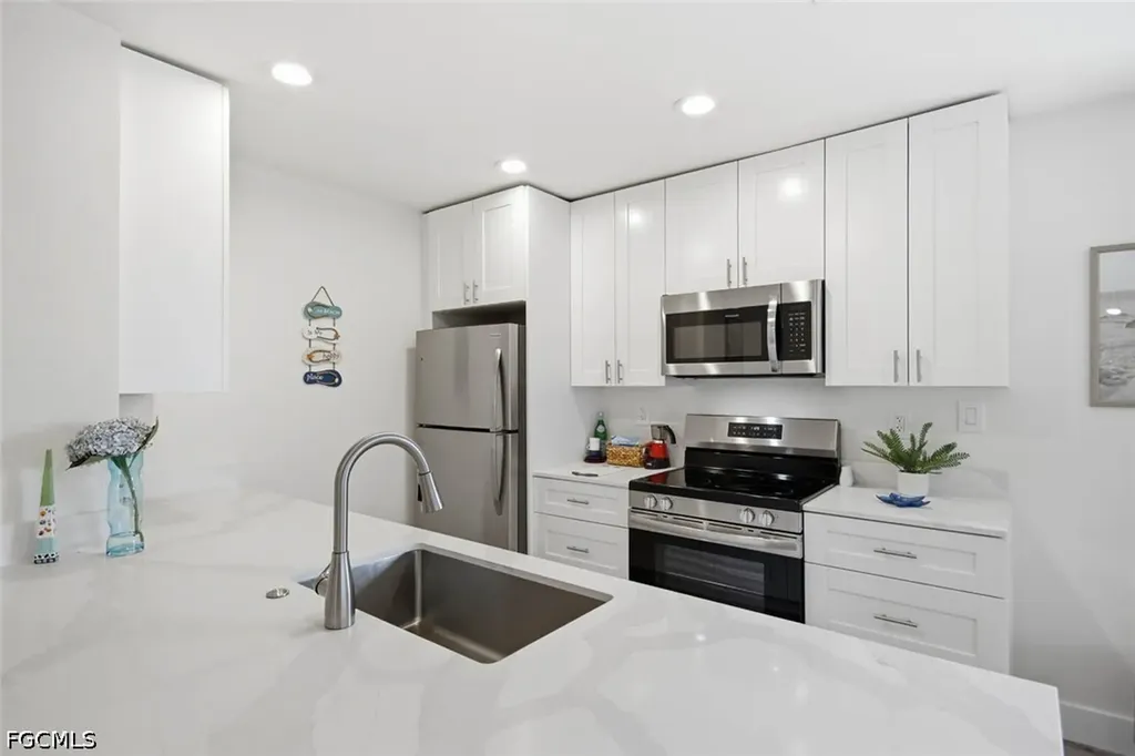 805 E Gulf Drive Sanibel FL 33957