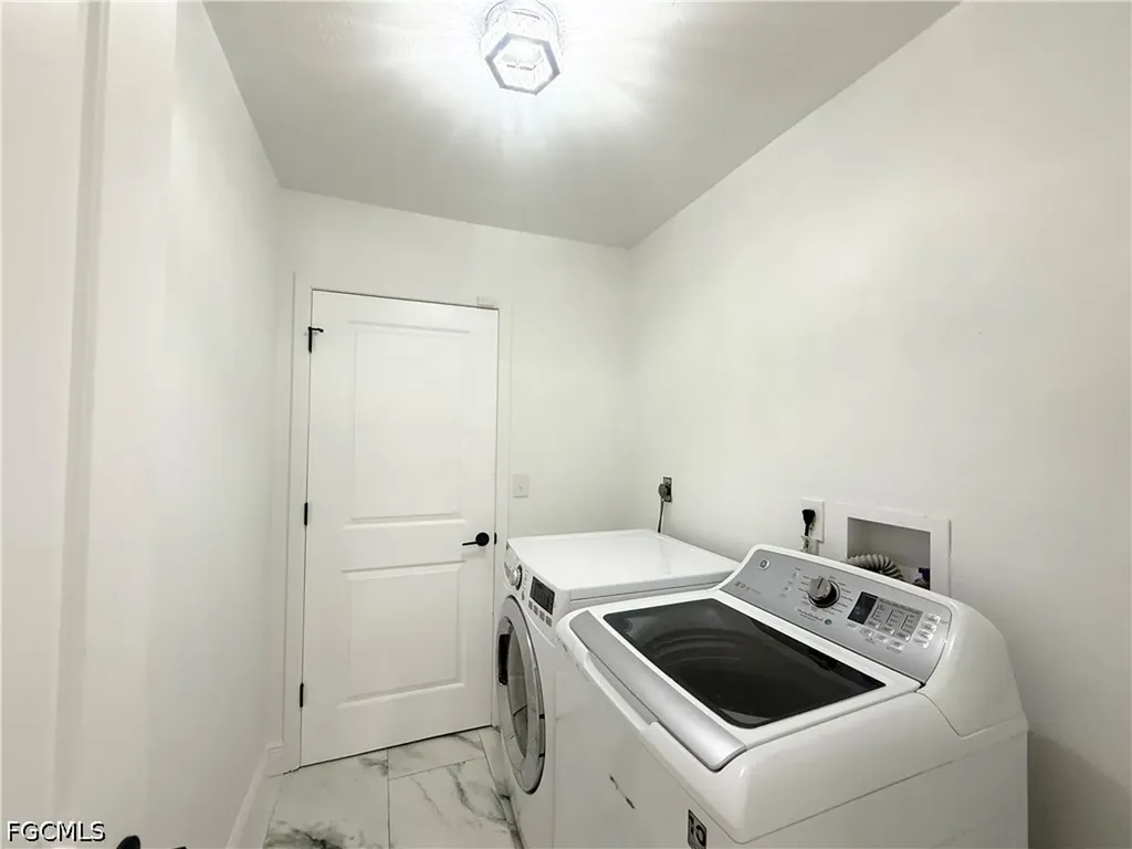 201 SW 8th Street Cape Coral FL 33991