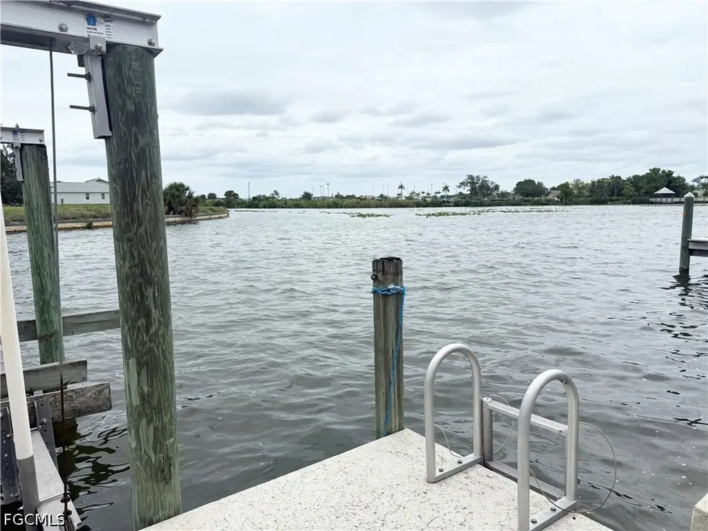 201 SW 8th Street Cape Coral FL 33991