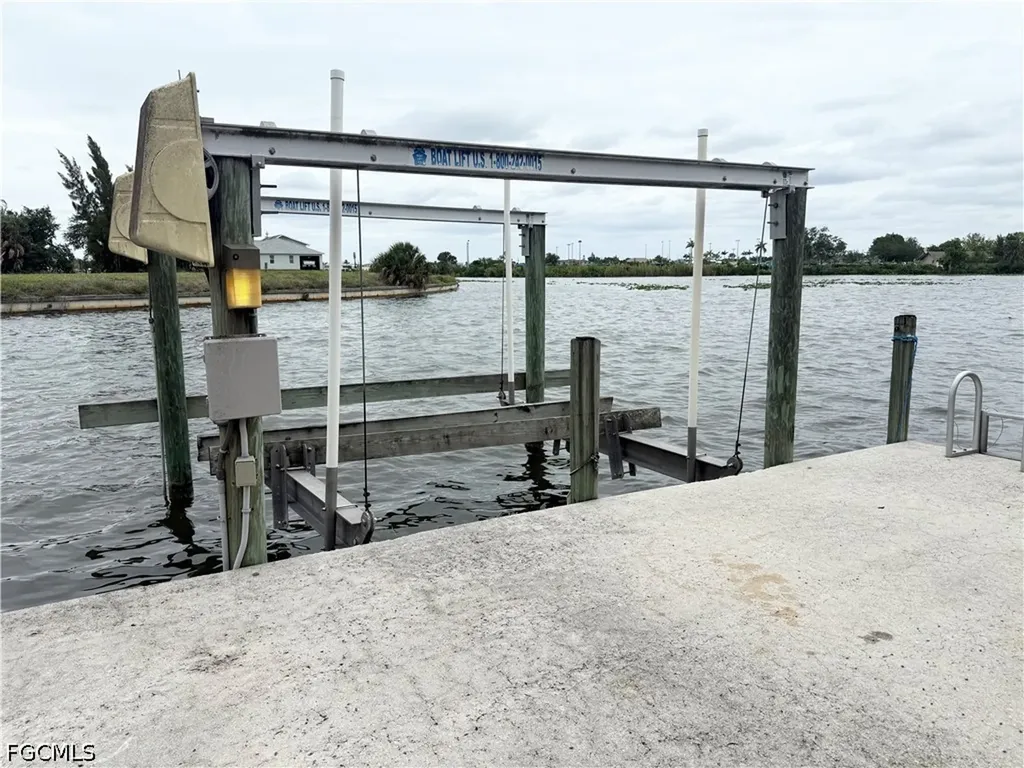 201 SW 8th Street Cape Coral FL 33991