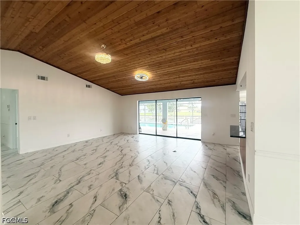 201 SW 8th Street Cape Coral FL 33991