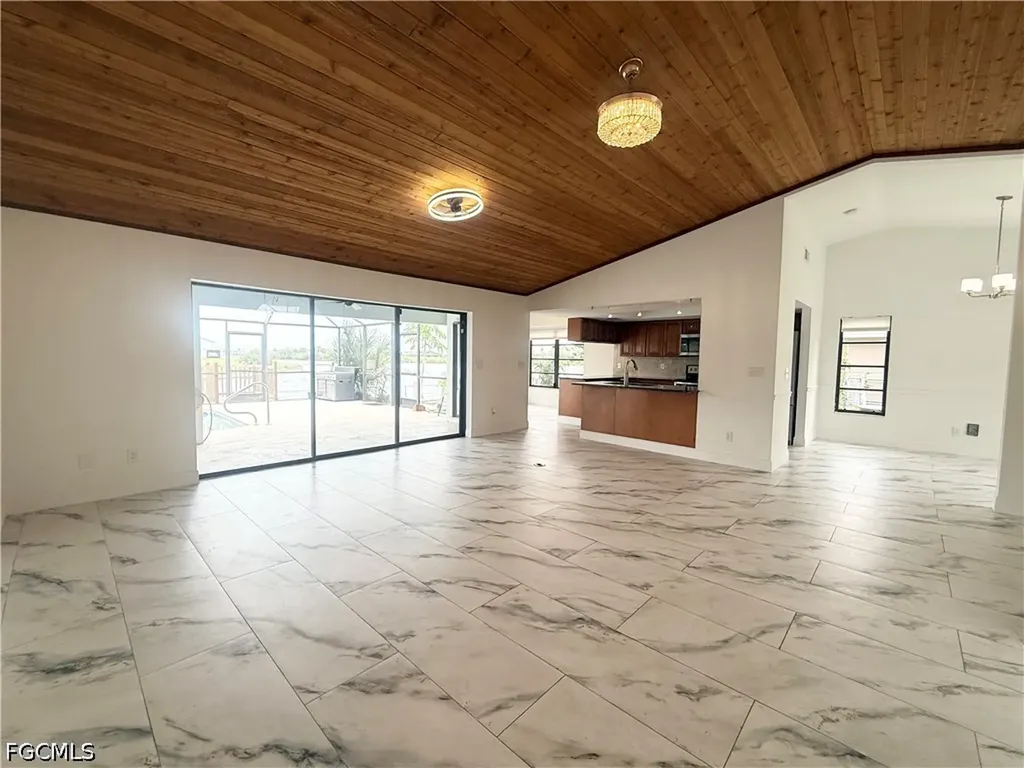 201 SW 8th Street Cape Coral FL 33991