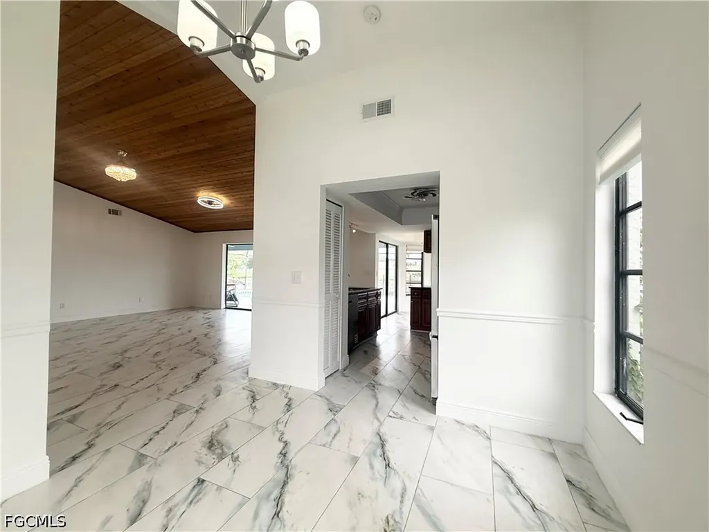 201 SW 8th Street Cape Coral FL 33991
