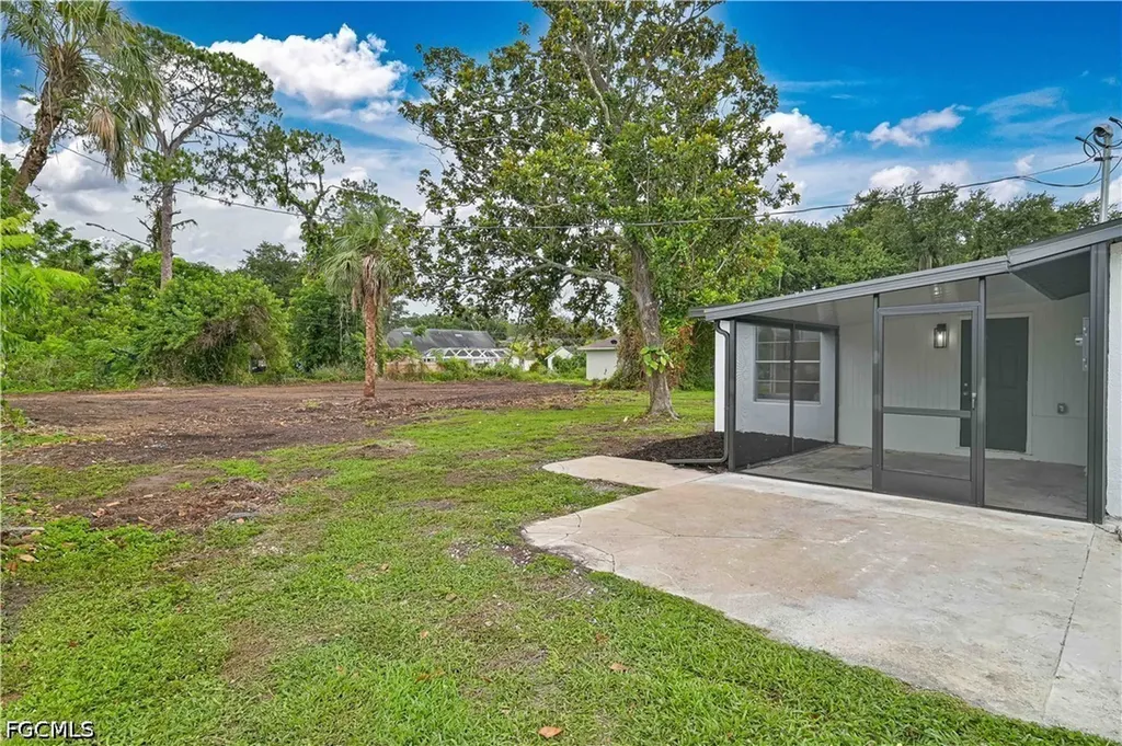 26 Maple Avenue N Lehigh Acres FL 33936