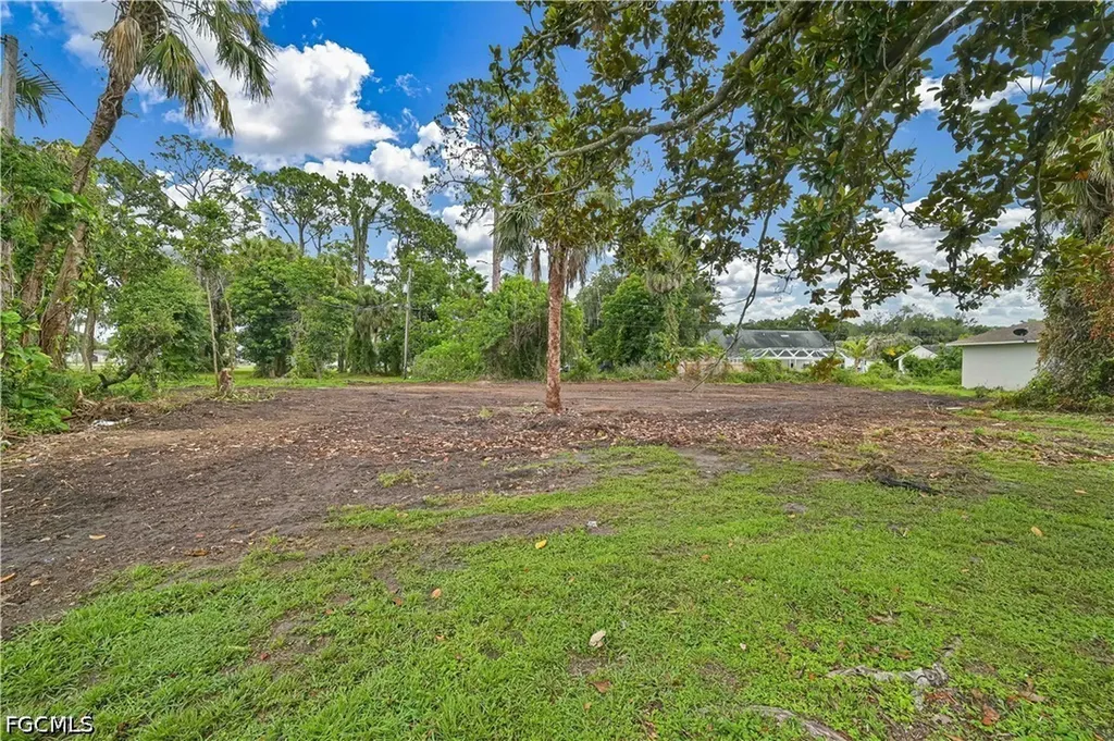 26 Maple Avenue N Lehigh Acres FL 33936