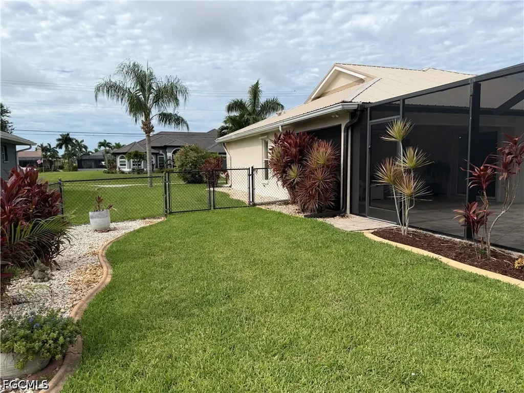 2401 SW 38th Terrace Cape Coral FL 33914