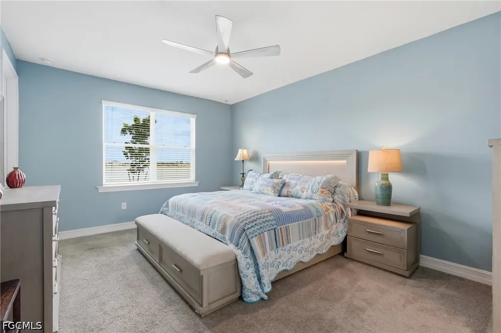 628 Parkshore Lake Avenue Cape Coral FL 33993