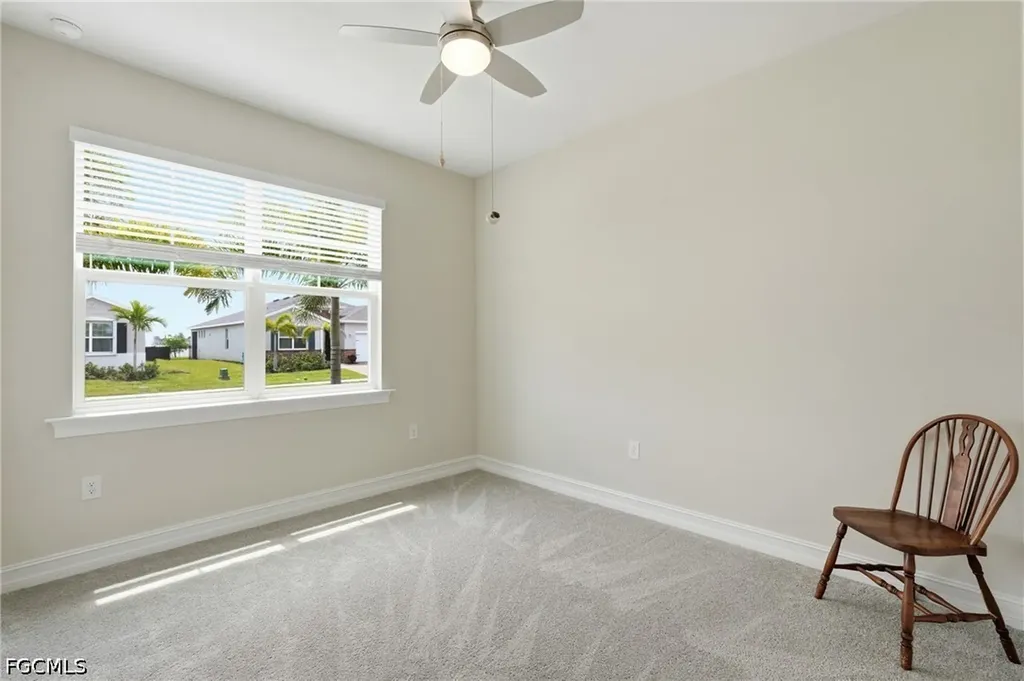 628 Parkshore Lake Avenue Cape Coral FL 33993
