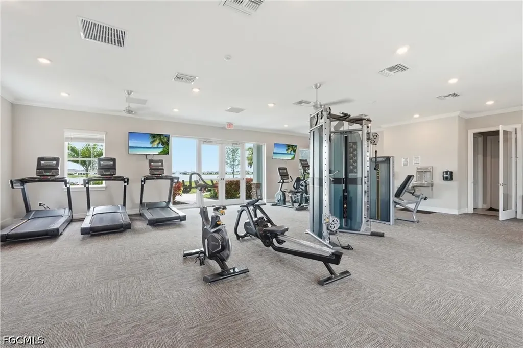 628 Parkshore Lake Avenue Cape Coral FL 33993