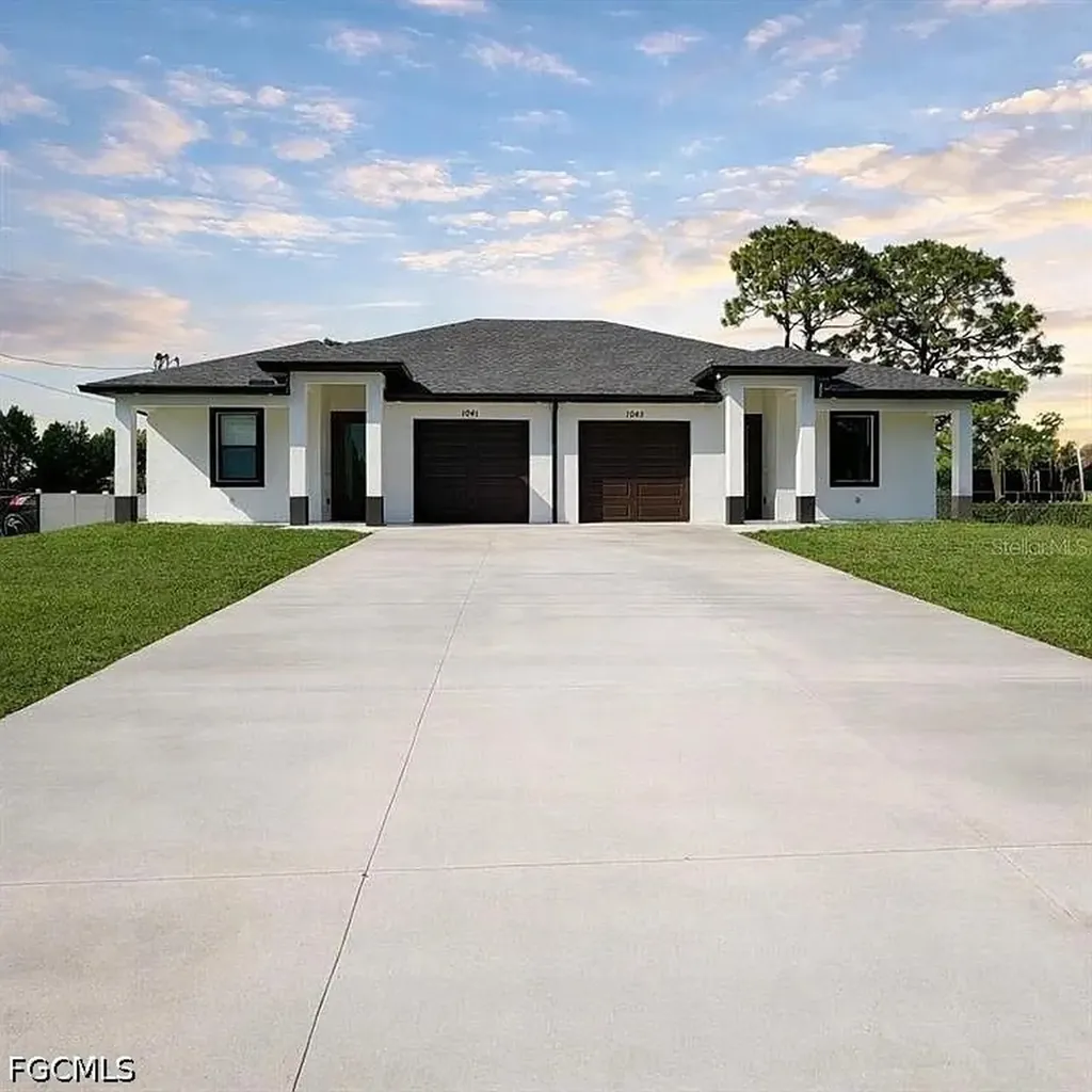 1041/1043 Albany Avenue Lehigh Acres FL 33971