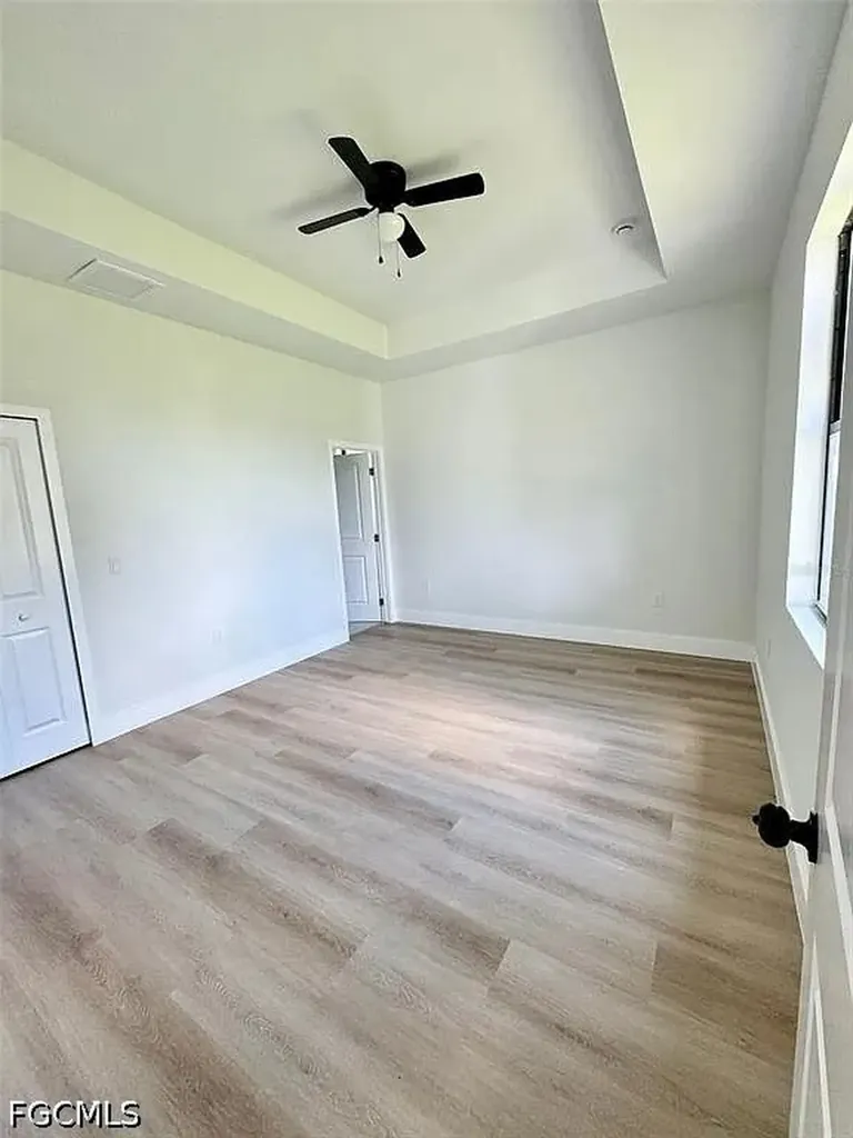 1041/1043 Albany Avenue Lehigh Acres FL 33971