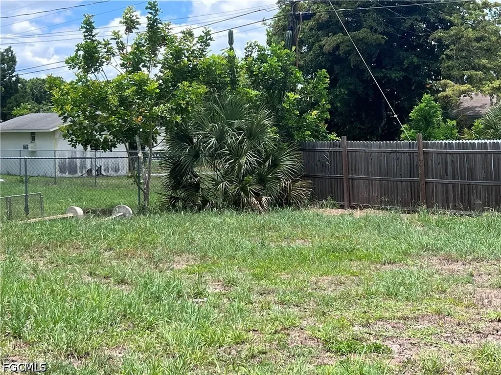 17 Illinois Road Lehigh Acres FL 33936